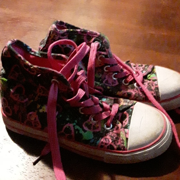 high top Other - Girls High Top pink hearts Sneakers.  SIZE 1.